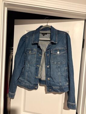 Women's Blue Denim Jean Jacket - Classic Casual Layer